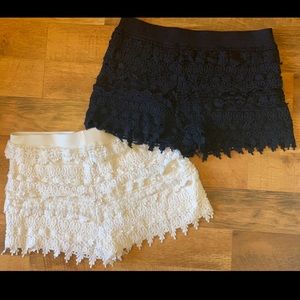 EXPRESS - Mid Rise, Floral Lace Shorts
